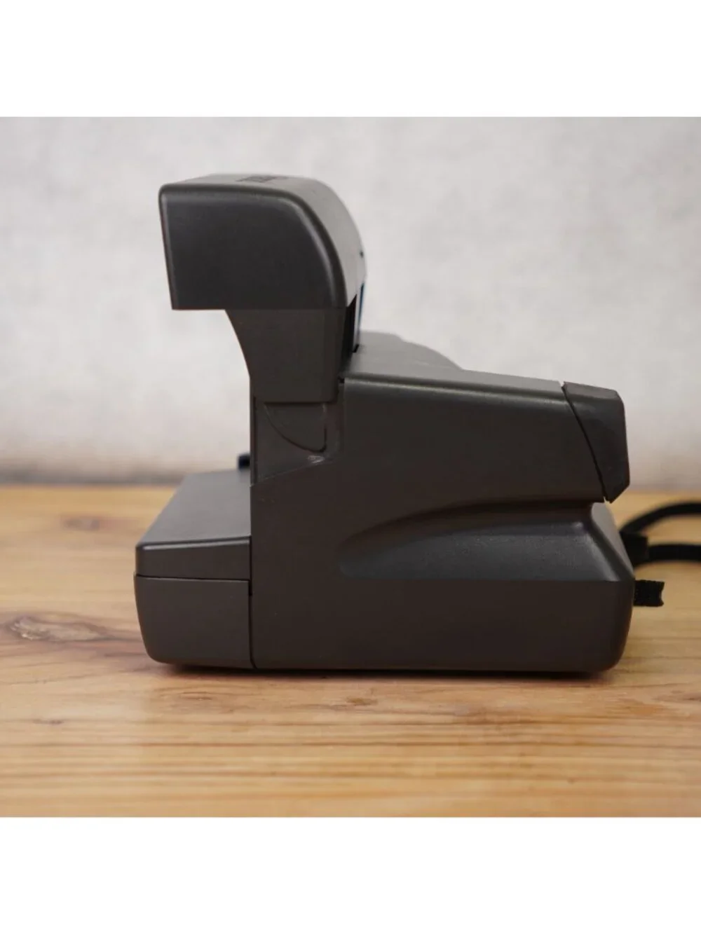 Polaroid OneStep Close-Up 600 Instant Camera Retro Black With Built-In Flash